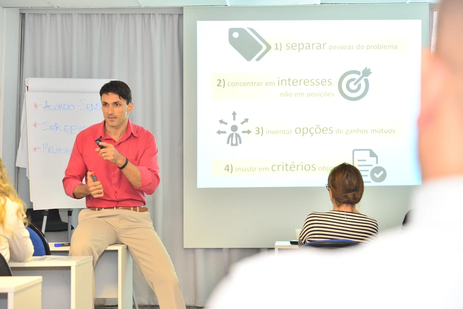 476c0b_57468c62f2a943a183e6aeaa407ad931~mv2