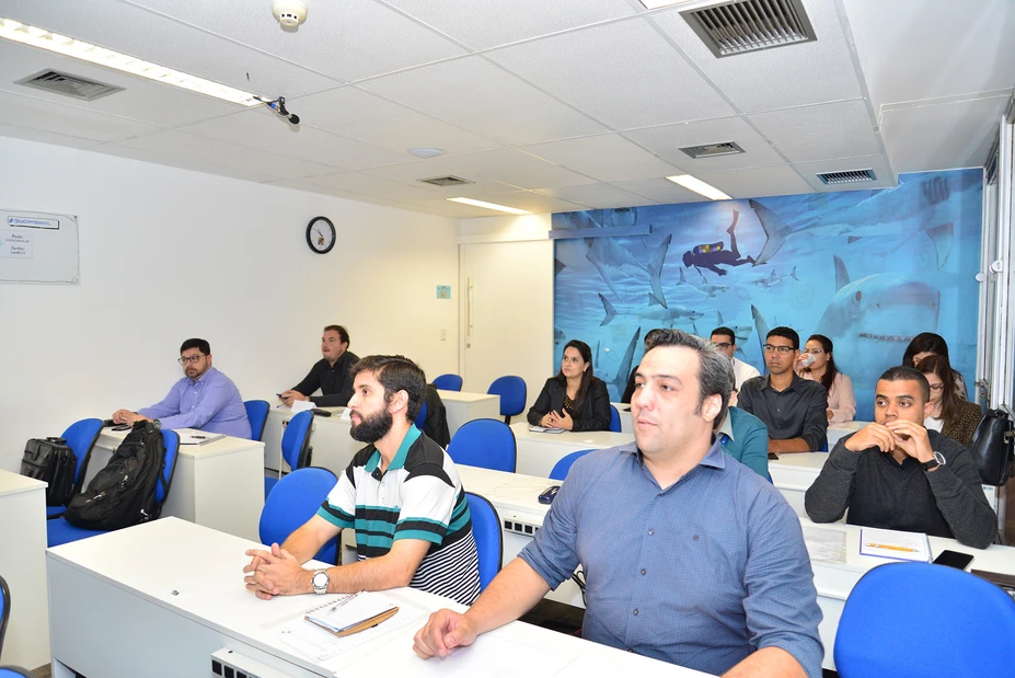 476c0b_6f991dd54fb849eebaa88e3f05e02d33~mv2